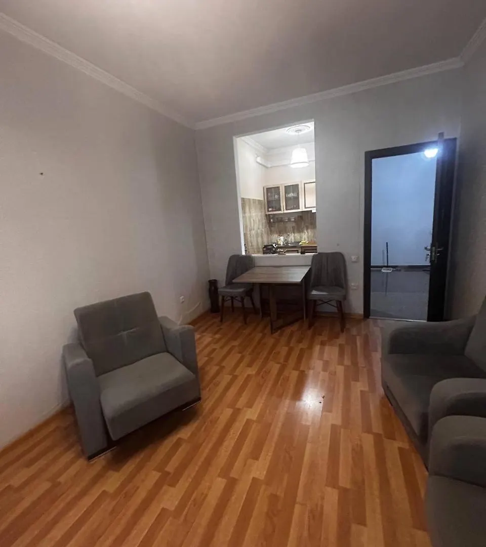 Светлая Обустроенная Квартира Batumi Apartment